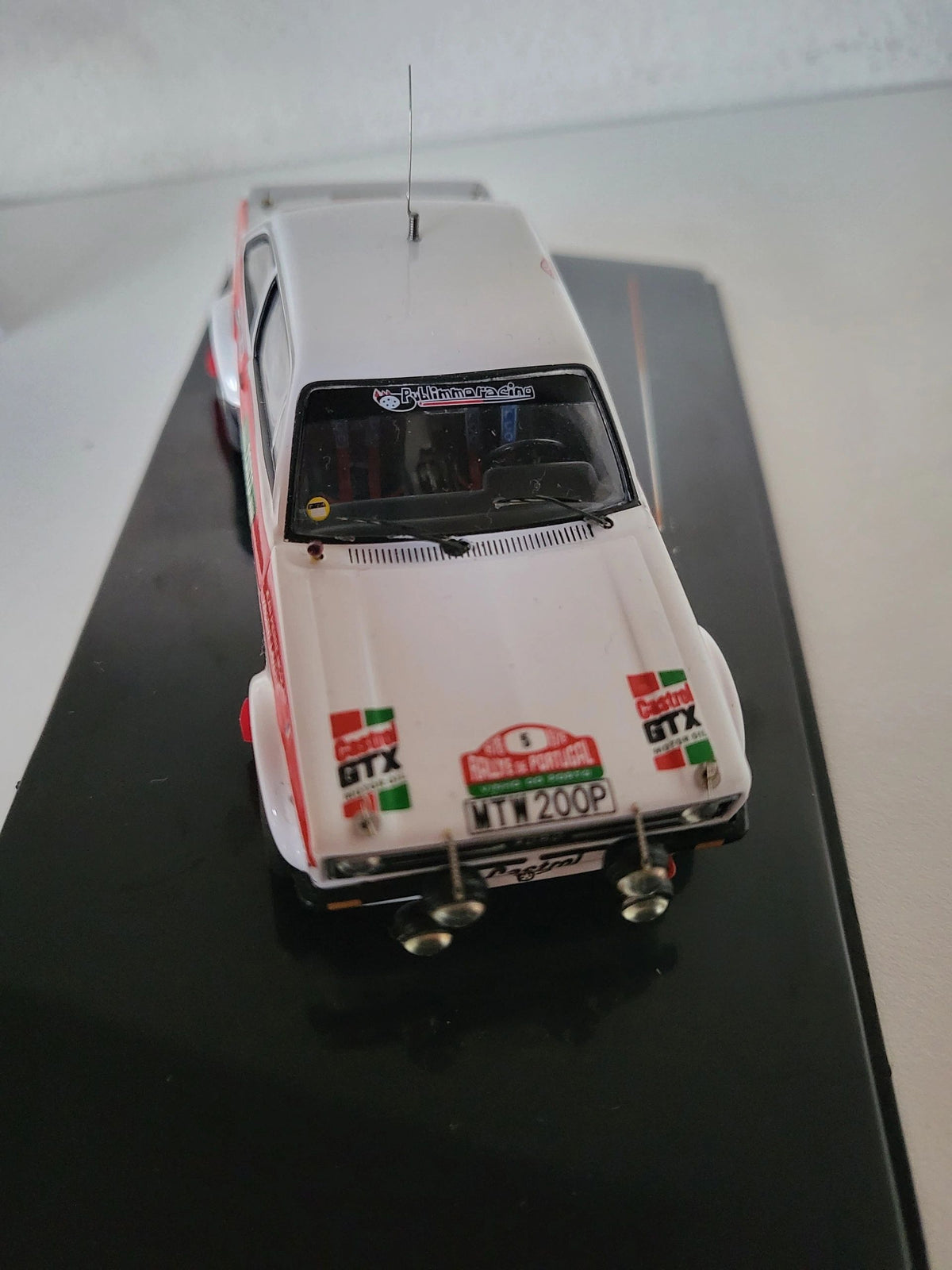 IXO 1:43 - FORD ESCORT MKII Publimo Portugal '78 Nicolas