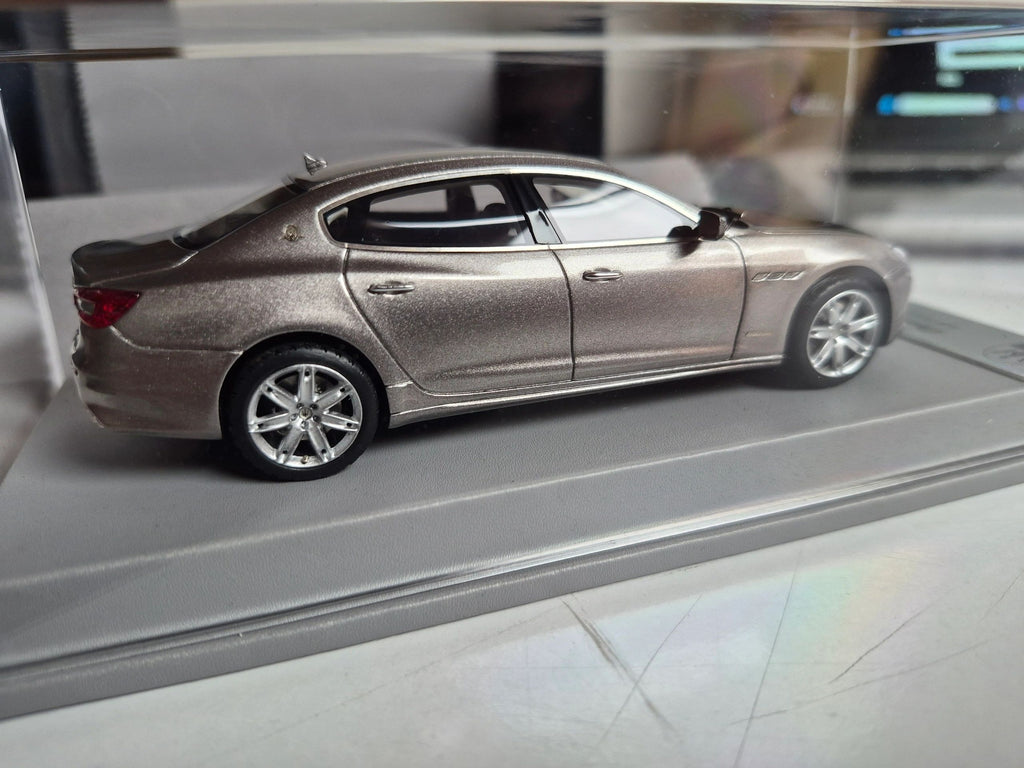 BBR 1:43 - Maserati Quattroporte GranLusso MY17 Grigio