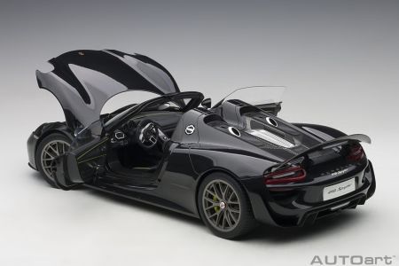 AUTOART 1:12 - Porsche 918 Spyder Weissach Package 2013 Black