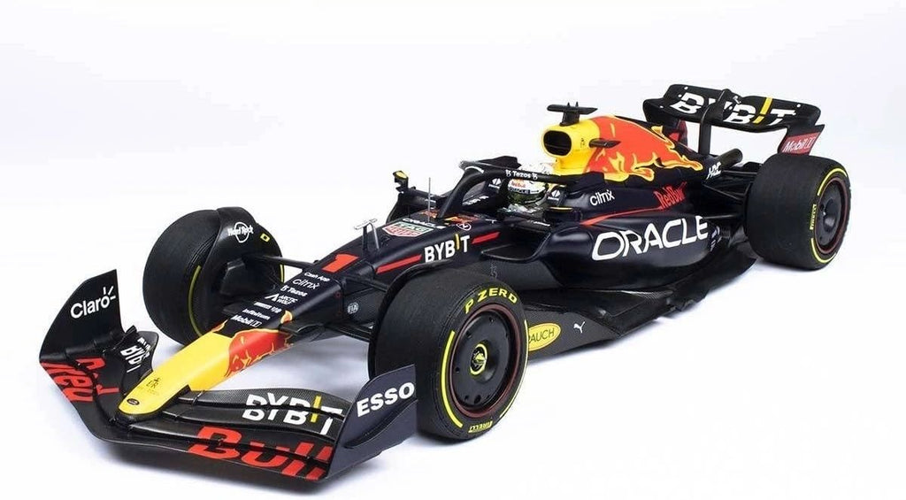 MINICHAMPS 1:18 - Redbull RB18 Honda GP Italia 2022 winner Max Verstappen