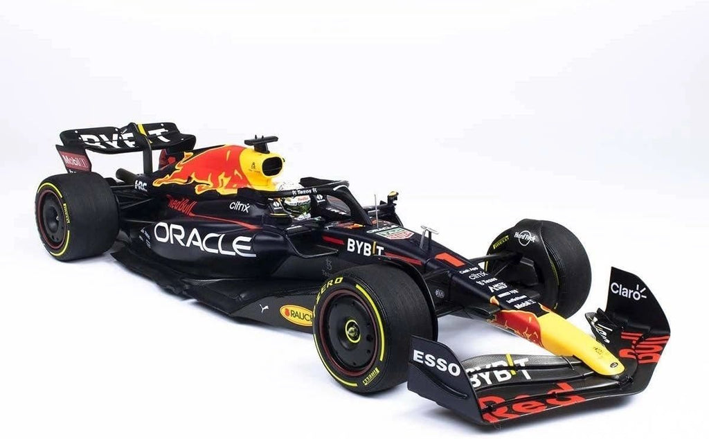 MINICHAMPS 1:18 - Redbull RB18 Honda GP Italia 2022 winner Max Verstappen