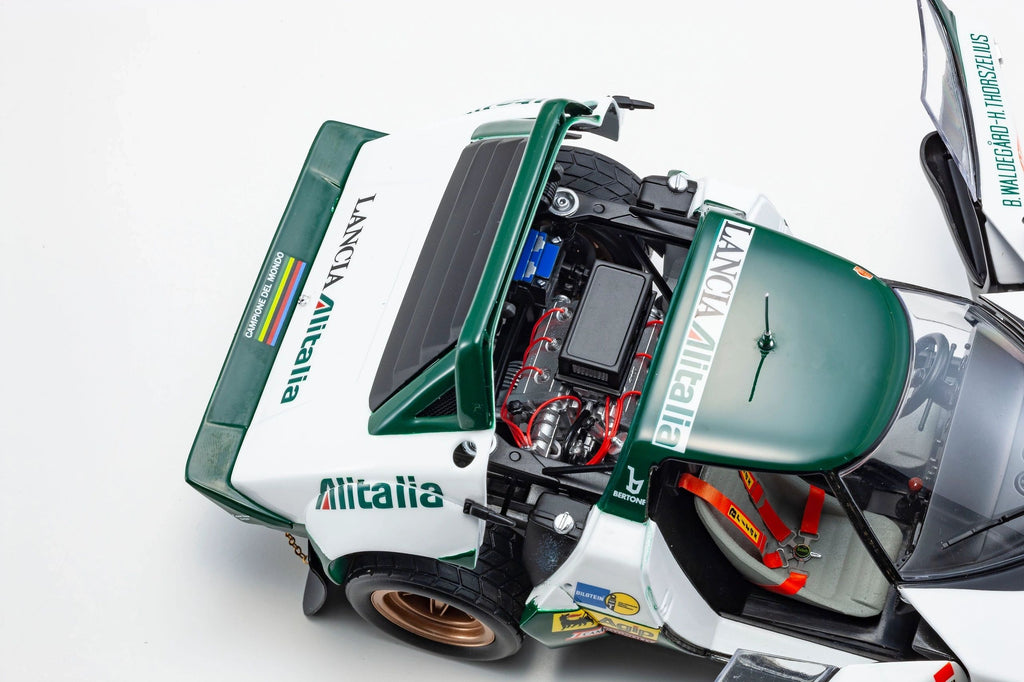 KYOSHO 1:18 - Lancia Stratos Alitalia Rally Sanremo 1975 WINNER