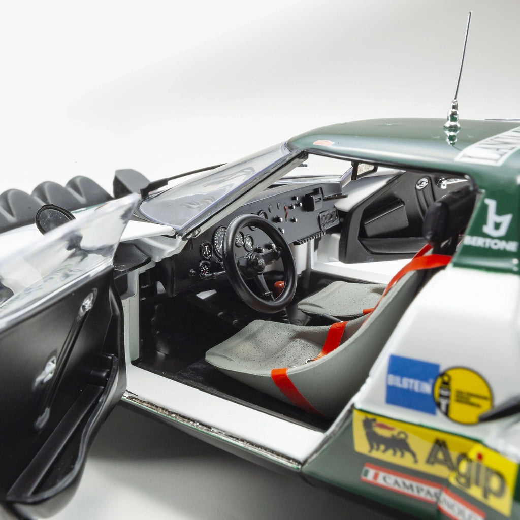 KYOSHO 1:18 - Lancia Stratos Alitalia Rally Sanremo 1975 WINNER