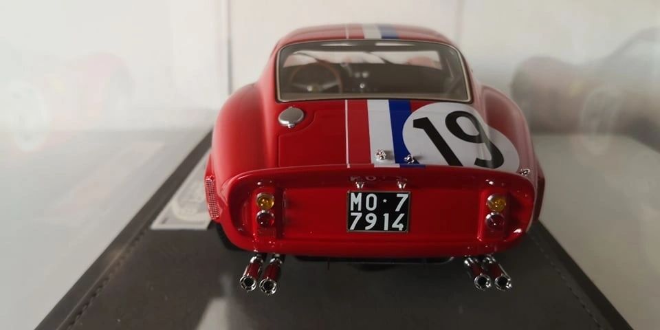 BBR - 1:18 - Ferrari 250 GTO 24H Le Mans 1962 #19 SN 3705GT w/showcase - BBR1854V