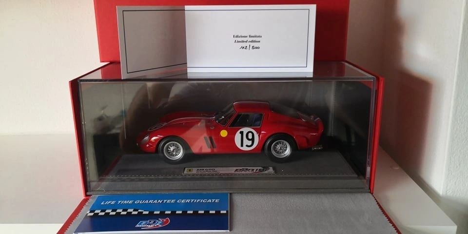 BBR - 1:18 - Ferrari 250 GTO 24H Le Mans 1962 #19 SN 3705GT w/showcase - BBR1854V