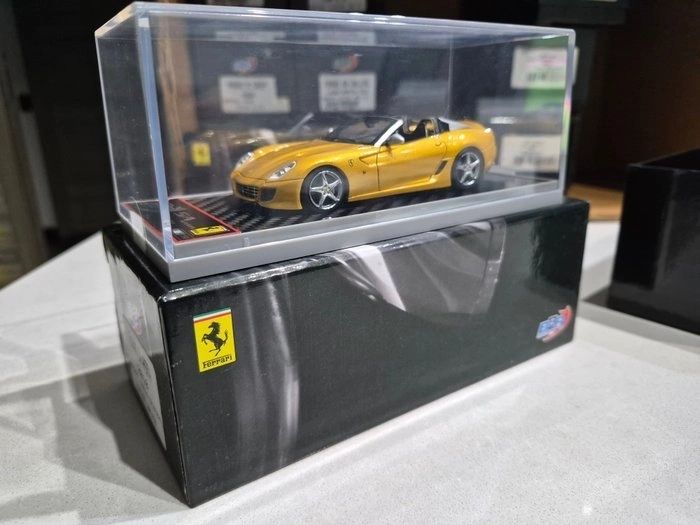 BBR 1:43 - Ferrari SuperAmerica aperta 2010 Giallo tristrato