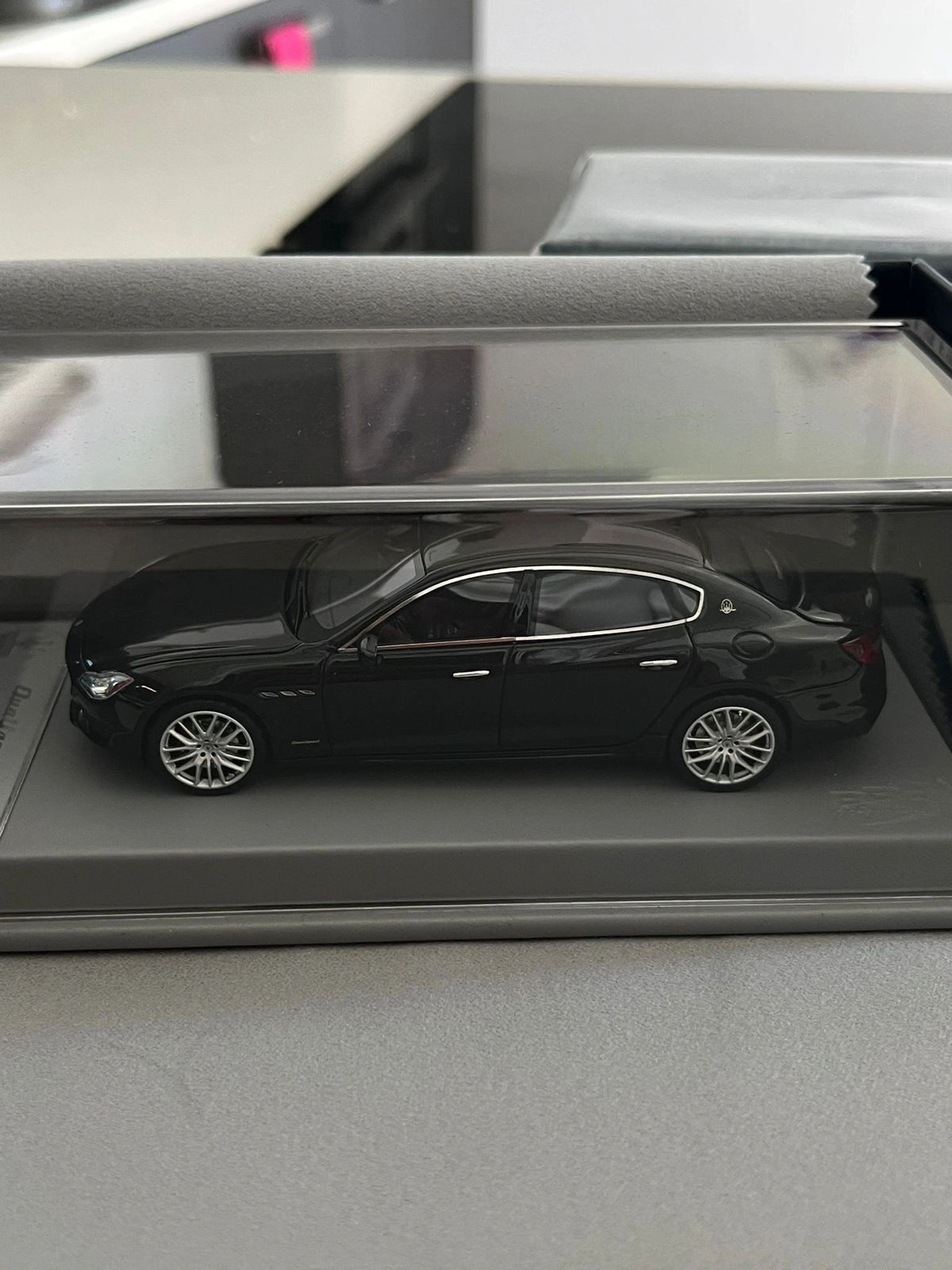 BBR 1:43 - Maserati Quattroporte GranSport MY17 Nero Ribelle
