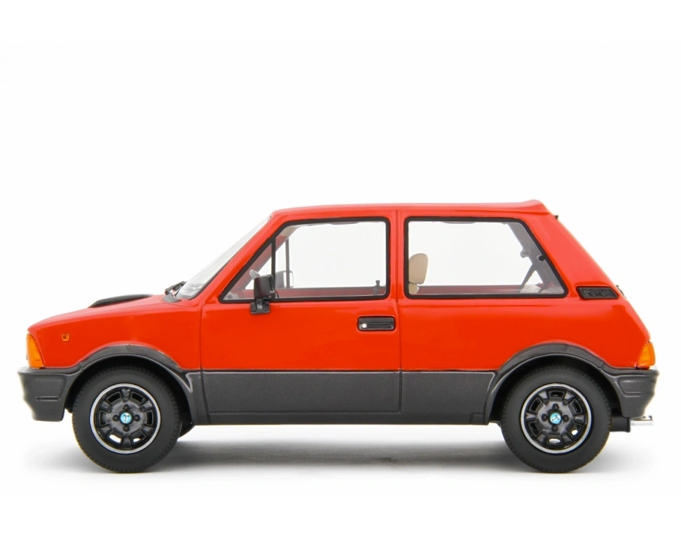 LAUDORACING 1:18 - Innocenti De Tomaso Turbo 1983 Rosso