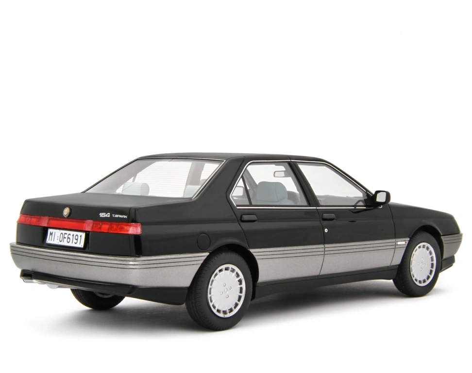 LAUDORACING - 1:18 - Alfa Romeo 164 2.0 Twin Spark 1987 Nero