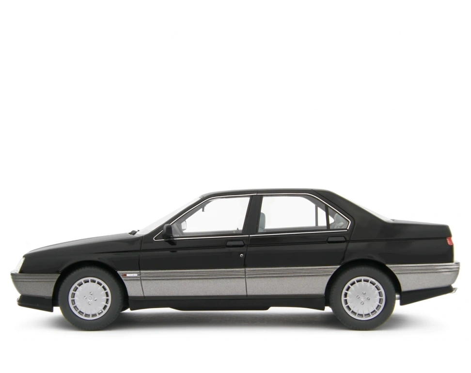 LAUDORACING - 1:18 - Alfa Romeo 164 2.0 Twin Spark 1987 Nero
