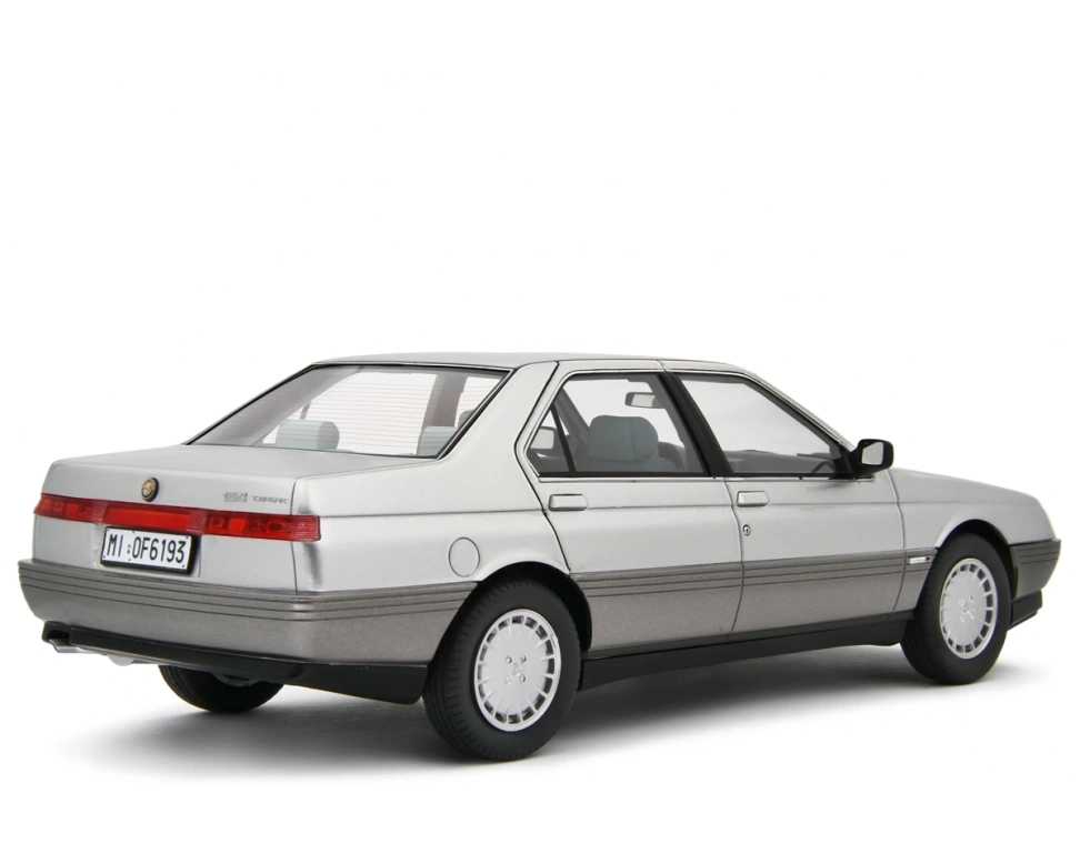 LAUDORACING - 1:18 - Alfa Romeo 164 2.0 Twin Spark 1987 Argento