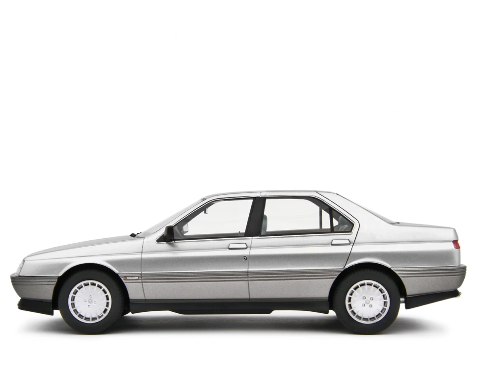 LAUDORACING - 1:18 - Alfa Romeo 164 2.0 Twin Spark 1987 Argento