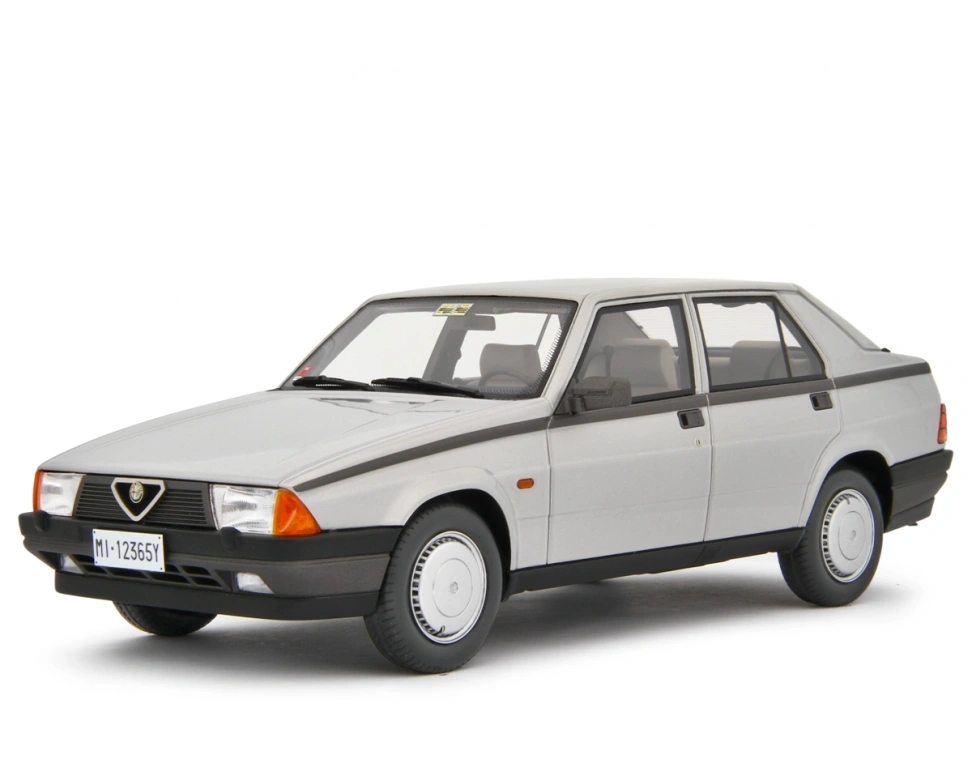 LAUDORACING - 1:18 ALFA ROMEO 75 1.6-1.8i 1985 Grigio met.