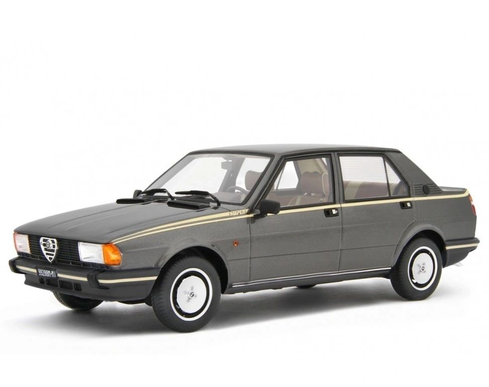 LAUDORACING 1:18 - Alfa Romeo Giulietta 2.0 Super 1981 Grigio nube