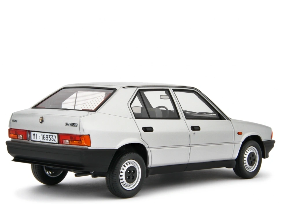 LAUDORACING 1:18 - Alfa Romeo 33 1.3S Edizione 1985 Grigio Met.