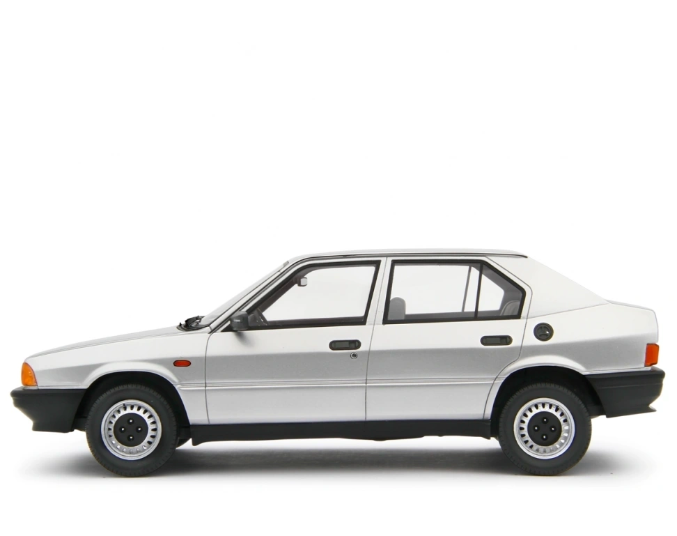 LAUDORACING 1:18 - Alfa Romeo 33 1.3S Edizione 1985 Grigio Met.