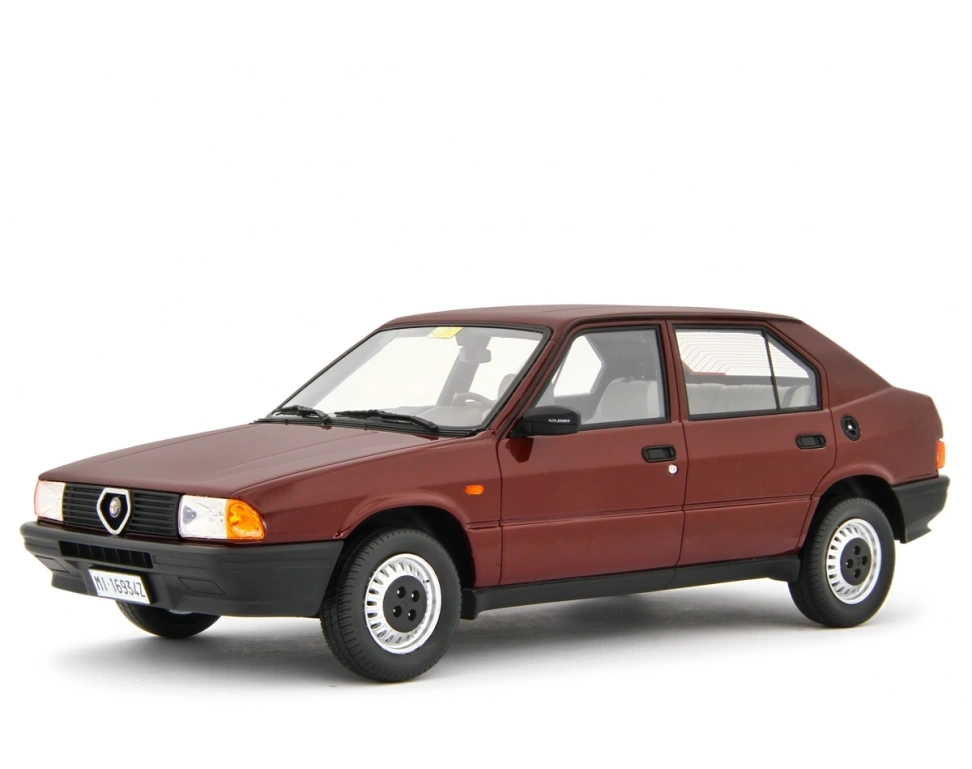 LAUDORACING 1:18 - Alfa Romeo 33 1.3S Edizione 1985 Rosso