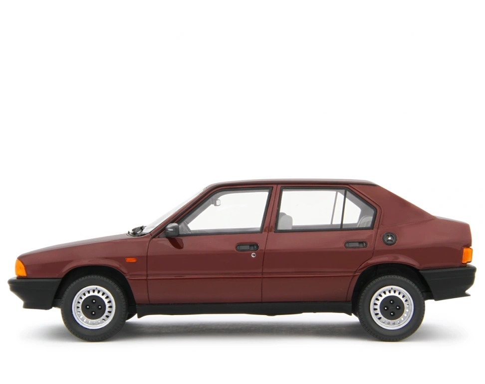 LAUDORACING 1:18 - Alfa Romeo 33 1.3S Edizione 1985 Rosso