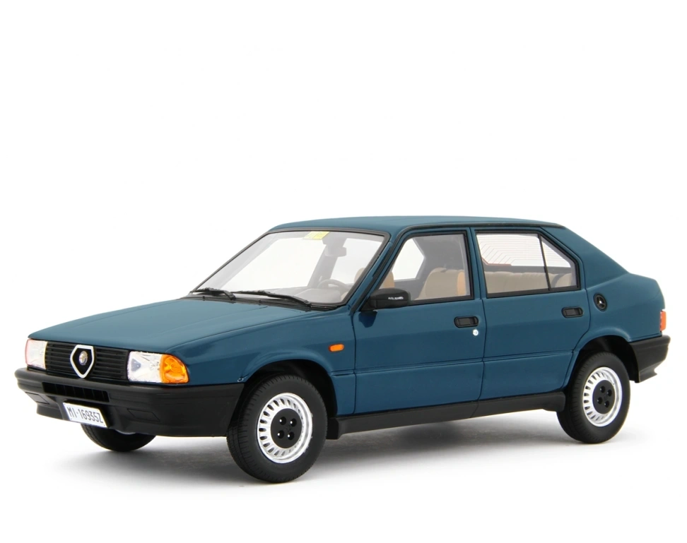 LAUDORACING 1:18 - Alfa Romeo 33 1.3S Edizione 1985 Verde