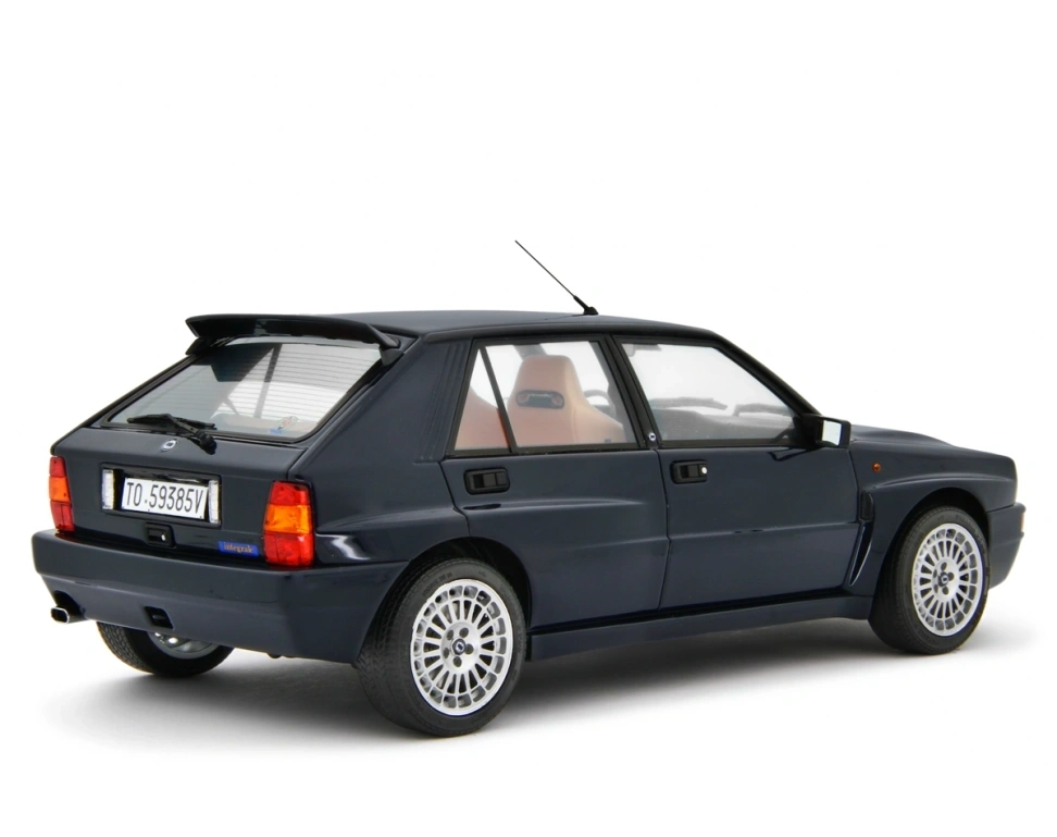 LAUDORACING - 1:18 Lancia Delta HF Integrale Evoluzione II 1992-94 Dark Blue