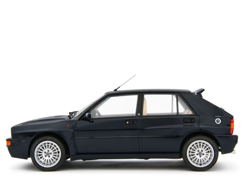 LAUDORACING - 1:18 Lancia Delta HF Integrale Evoluzione II 1992-94 Dark Blue
