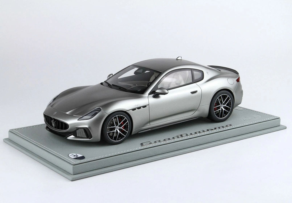 BBR - 1:18 - Maserati Granturismo Trofeo Grigio Maratea w/showcase