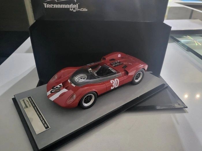 TECNOMODEL 1:18 - McLaren Elva Mark1 Aspern GP 1965 WINNER Vogele