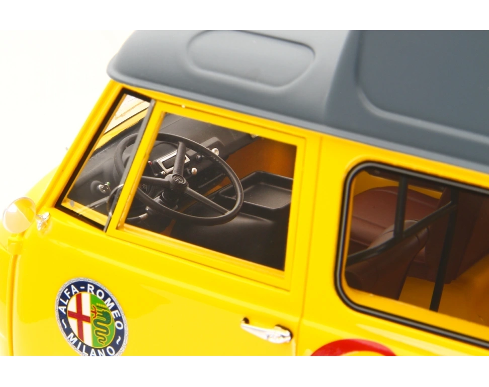 LAUDORACING 1:18 - Alfa Romeo F12 Autocarro Tetto Sopralzato Assistenza 1967