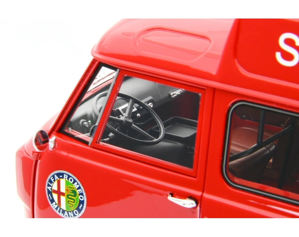 LAUDORACING 1:18 - Alfa Romeo F12 Autocarro Tetto Sopralzato Servizio Corse 1967