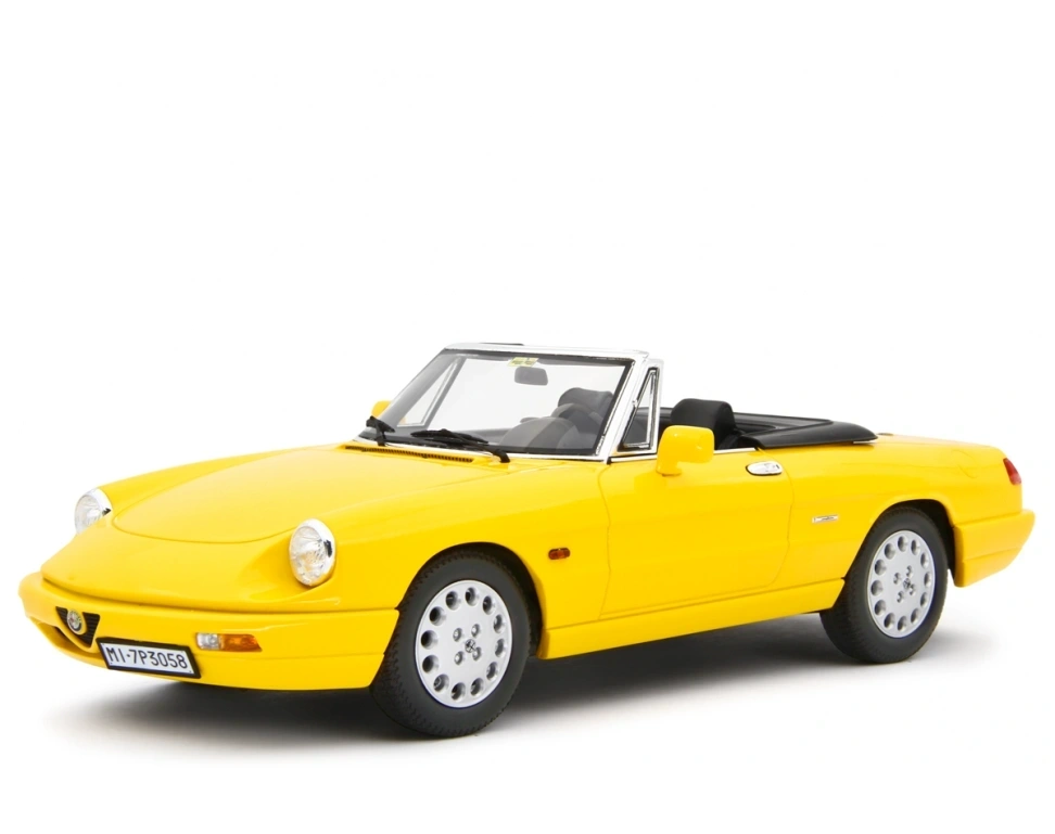 LAUDORACING - 1:18 Alfa Romeo Duetto 1990 Giallo