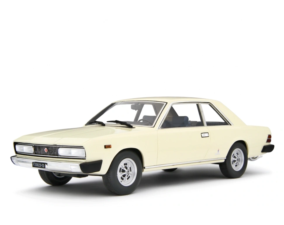 LAUDORACING - 1:18 FIAT 130 Coupé Automatic 1971 Bianco Avorio