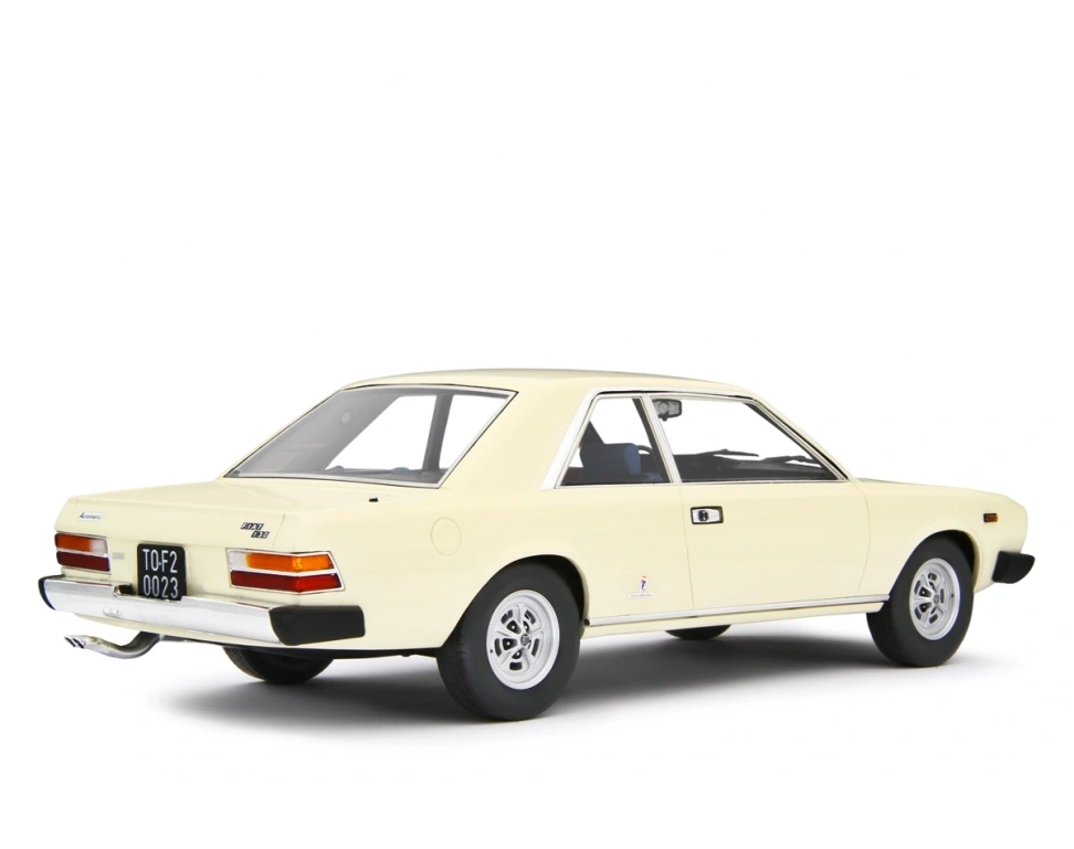 LAUDORACING - 1:18 FIAT 130 Coupé Automatic 1971 Bianco Avorio