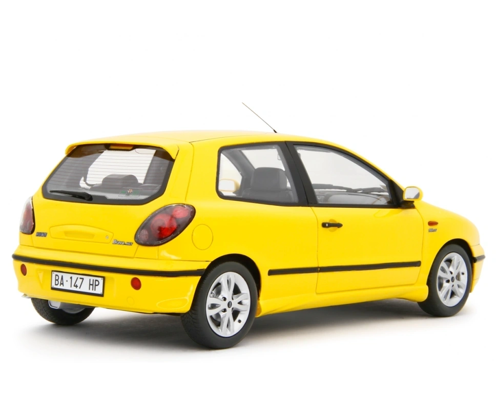 LAUDORACING - 1:18 Fiat Bravo HGT 20v 155HP 1995 Giallo Ginestra
