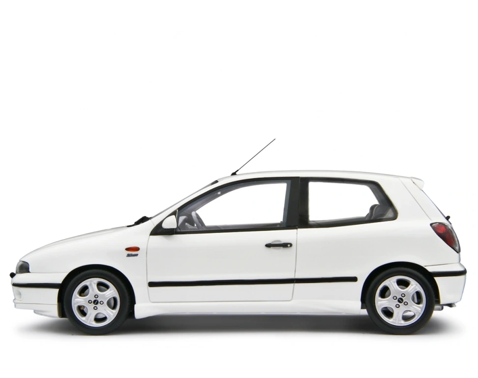 LAUDORACING - 1:18 Fiat Bravo 2.0 HGT 1995 Bianco