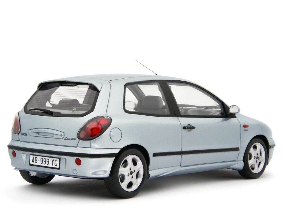 LAUDORACING - 1:18 Fiat Bravo 2.0 HGT 1995 Grigio Sassi met.