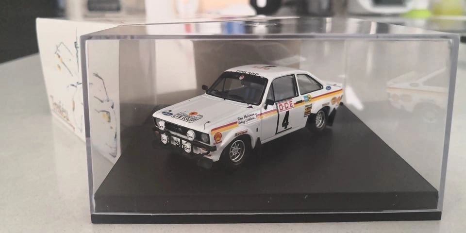 TROFEU 1:43 1021.4 - FORD ESCORT MKII Rallye du Maroc '76 #4 Makinen-Liddon