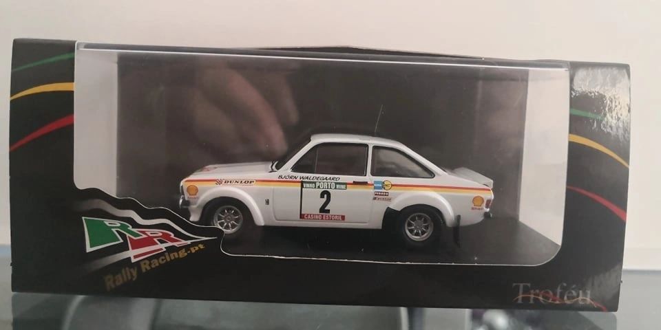 TROFEU 1:43 RRAL40 - FORD ESCORT MKII #2 2ND RALLY PORTUGAL 1977 Waldegaard
