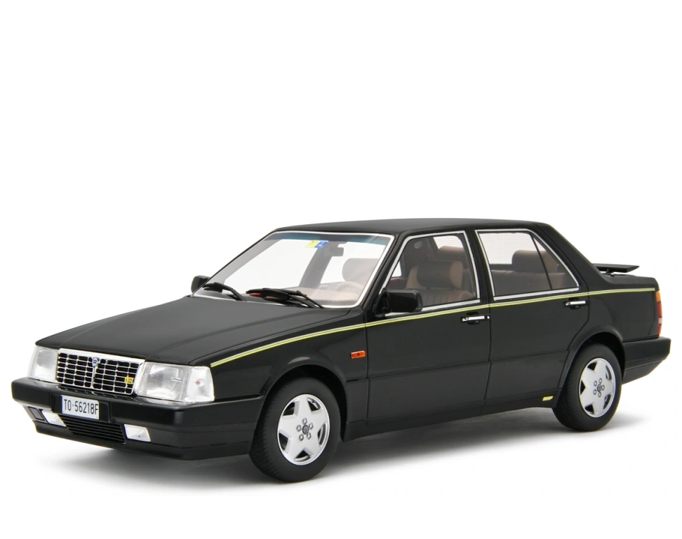 LAUDORACING - 1:18 Lancia Thema Ferrari 8.32 Nero ebano 1986
