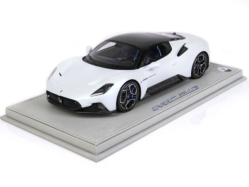 BBR - 1:18 - Maserati MC20 Bianco Audace w/showcase